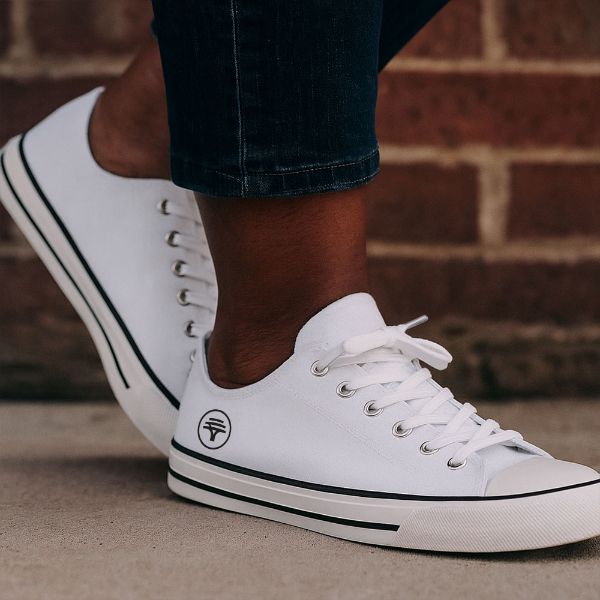 unisex-trendi-canvas-sneaker